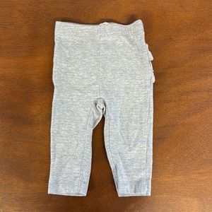 Baby Boden gray with sparkle stripes ruffle butt leggings 3-6 months